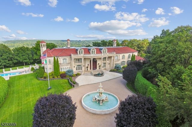 $7,200,000 | 50 Laura Drive | Cedar Grove