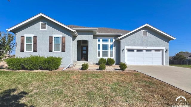 $549,900 | 306 Shannon Court | Lawrence