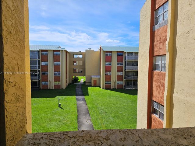 $155,000 | 3600 Northwest 21st Street, Unit 313 | Lauderdale Lakes East Gate