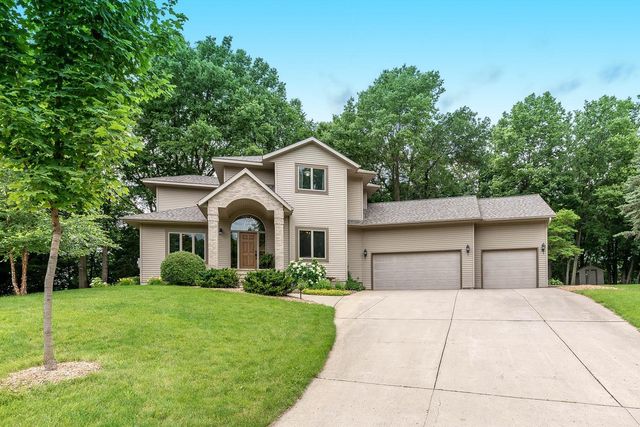 $614,900 | 315 Meadow Woods Drive | Mankato Township - Blue Earth County