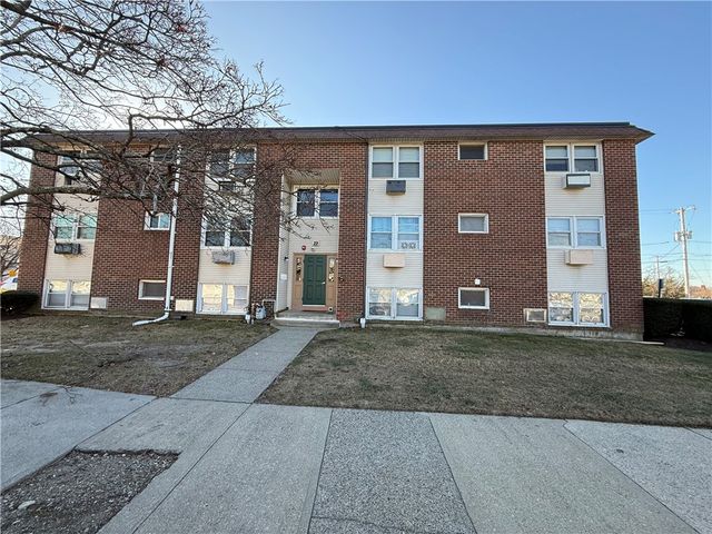 $199,900 | 29 Woodbine Street, Unit 9 | Pleasant View