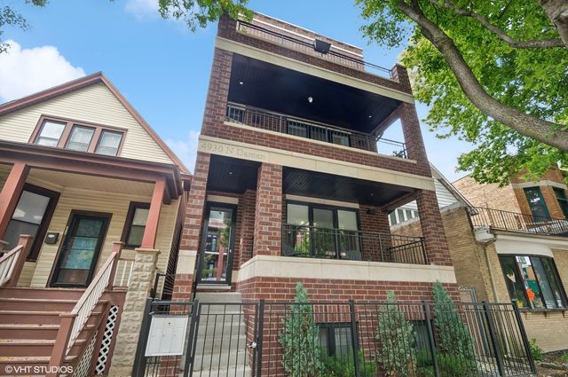 $650,000 | 4930 North Damen Avenue, Unit 2 | Ravenswood