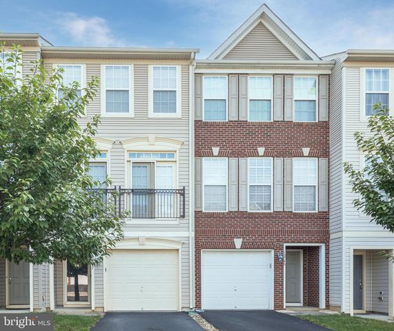 $445,000 | 15747 John Diskin Circle | Powells Run Village Condominiums