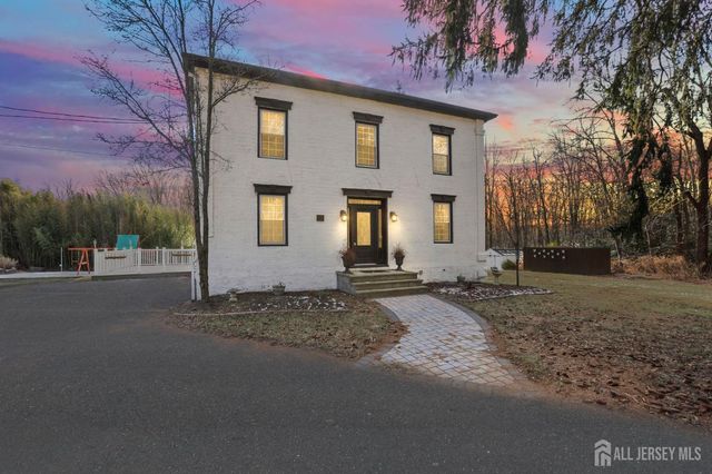 $800,000 | 81 Hoffman Road | Monroe Township