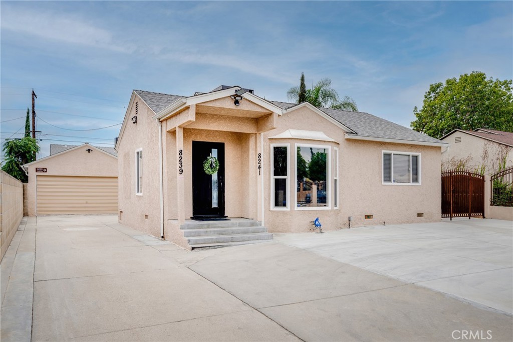 a view of house with street