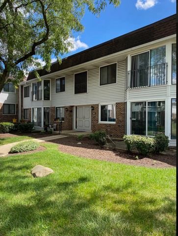 $1,925 | 2810 Mitchell Drive, Unit 1 | Woodridge