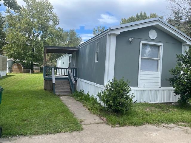 a front view of house with yard