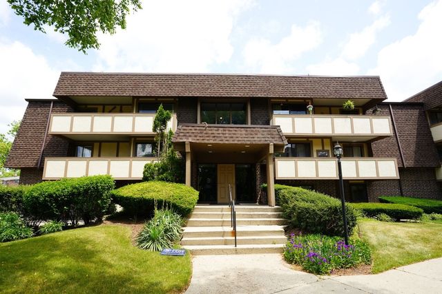 $173,900 | 433 Cavalier Court, Unit 202 | West Dundee