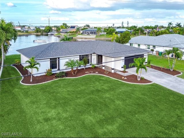 $525,000 | 1129 Southeast 13th Street | Cape Coral