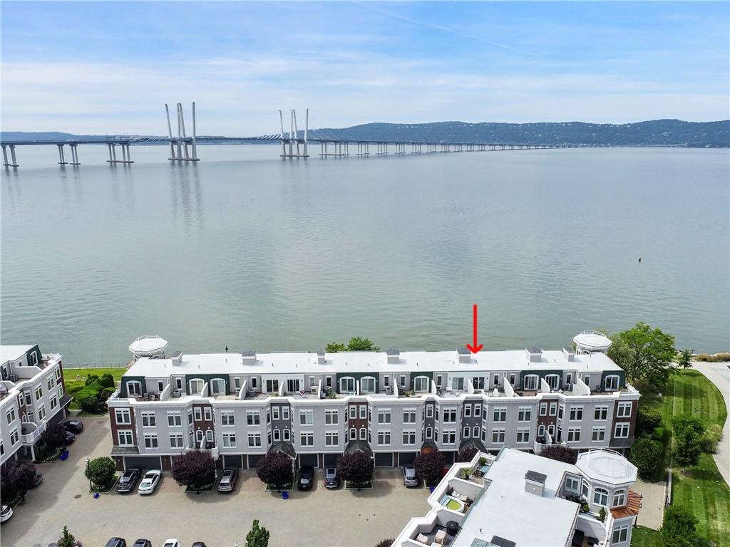 Ichabod's Landing Townhouse directly on the Hudson River