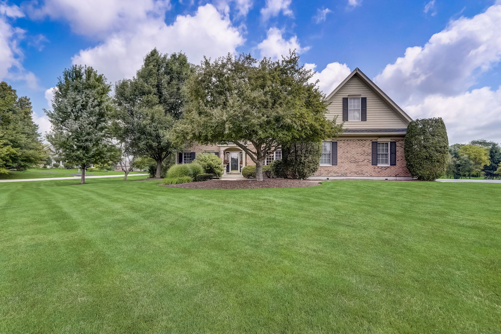 195 Boxwood Drive Hawthorn Woods IL 60047 Compass