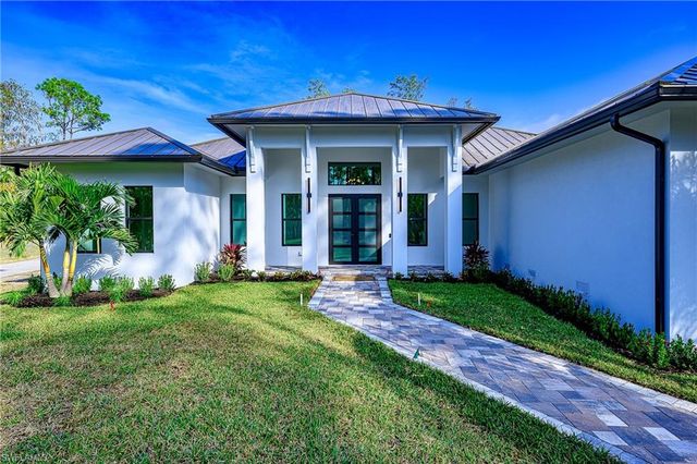 $2,399,000 | 5211 Coral Wood Drive | Logan Woods