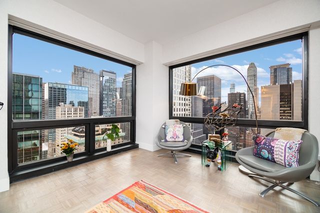 $10,000 | 721 5th Avenue, Unit 35H | Midtown East