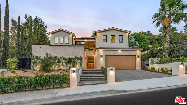 $5,395,000 | 17012 Escalon Drive | Encino