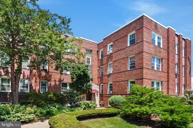 $305,000 | 2801 Cortland Place Northwest, Unit 2 | Garfield