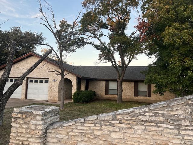 $2,150 | 2001 Deep Wood Drive | Round Rock