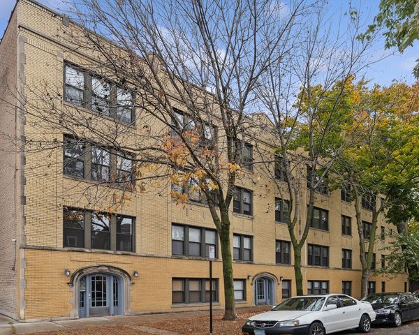 $192,000 | 4014 North Spaulding Avenue, Unit 1 | Irving Park