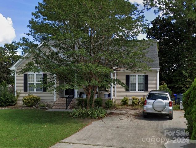 $249,900 | 1232 Quarterpath Drive | Greenville