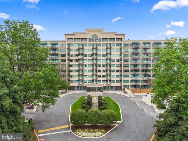 $484,999 | 5450 Whitley Park Terrace, Unit 111 | Whitley Park