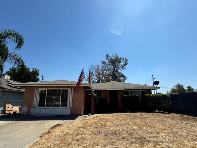 $325,000 | 1114 East Cleveland Avenue | Madera