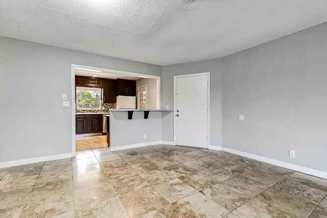 $269,900 | 10693 North Military Trail, Unit 8 | Palm Beach Gardens