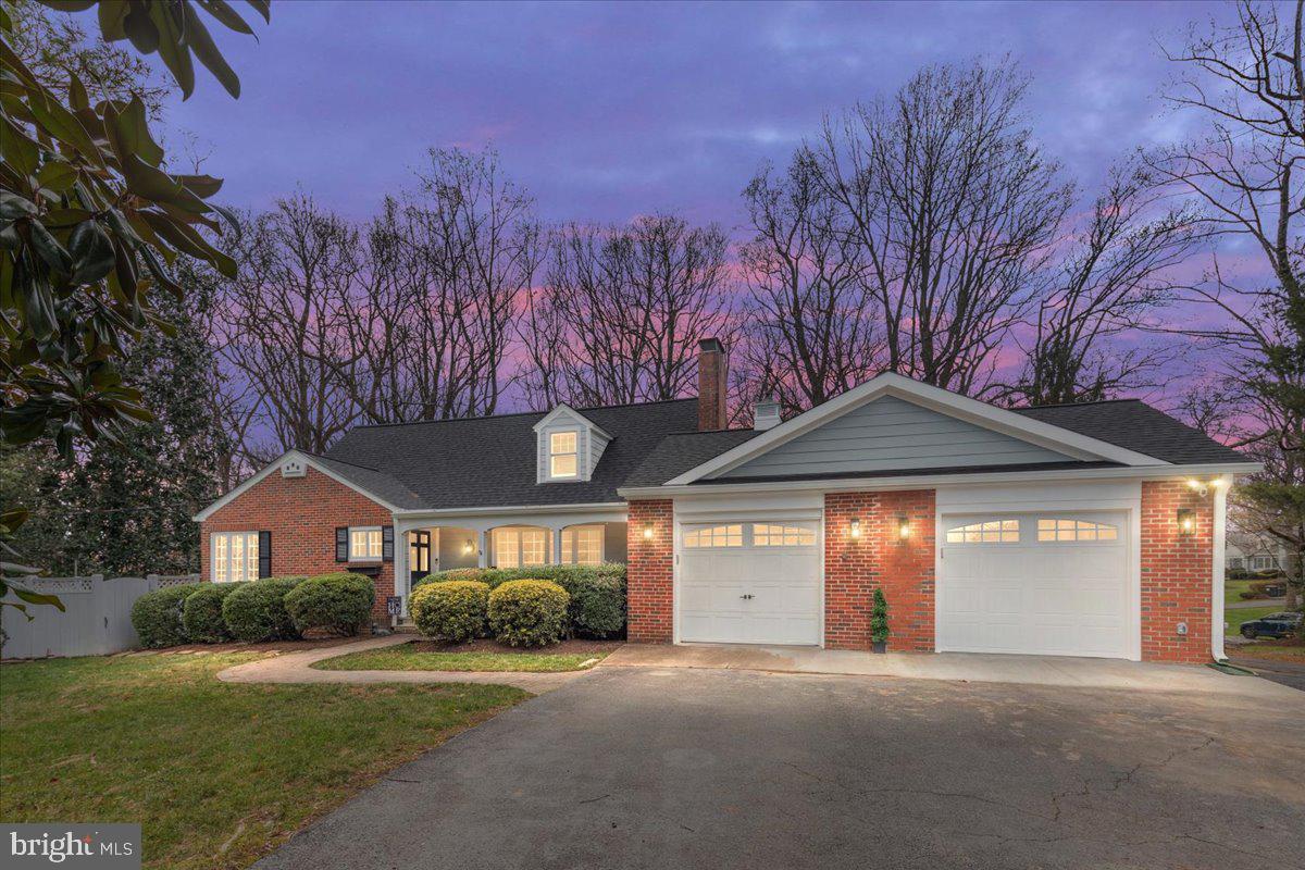 Stunning Home in Woodson school pyramid