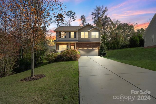 $550,000 | 2202 Chickasaw Loop | Rock Hill