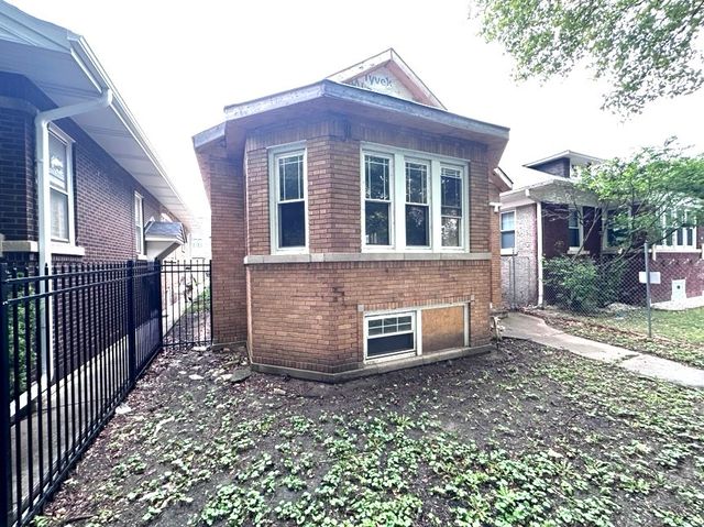 $299,000 | 6341 North Campbell Avenue | West Ridge