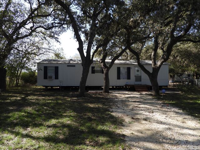 $85,000 | 245 Lakeshore Drive North | Bandera Lakeshore Estates