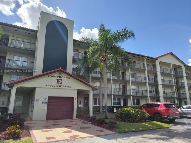 $302,000 | 12900 Southwest 13th Street, Unit 211E | Century Village