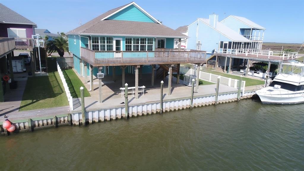 Spectacular Waterfront Property w/ Vessel Parking