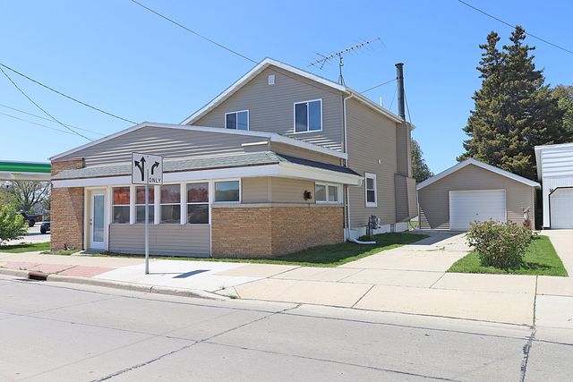 $259,900 | 1608 Monroe Street | Downtown Two Rivers