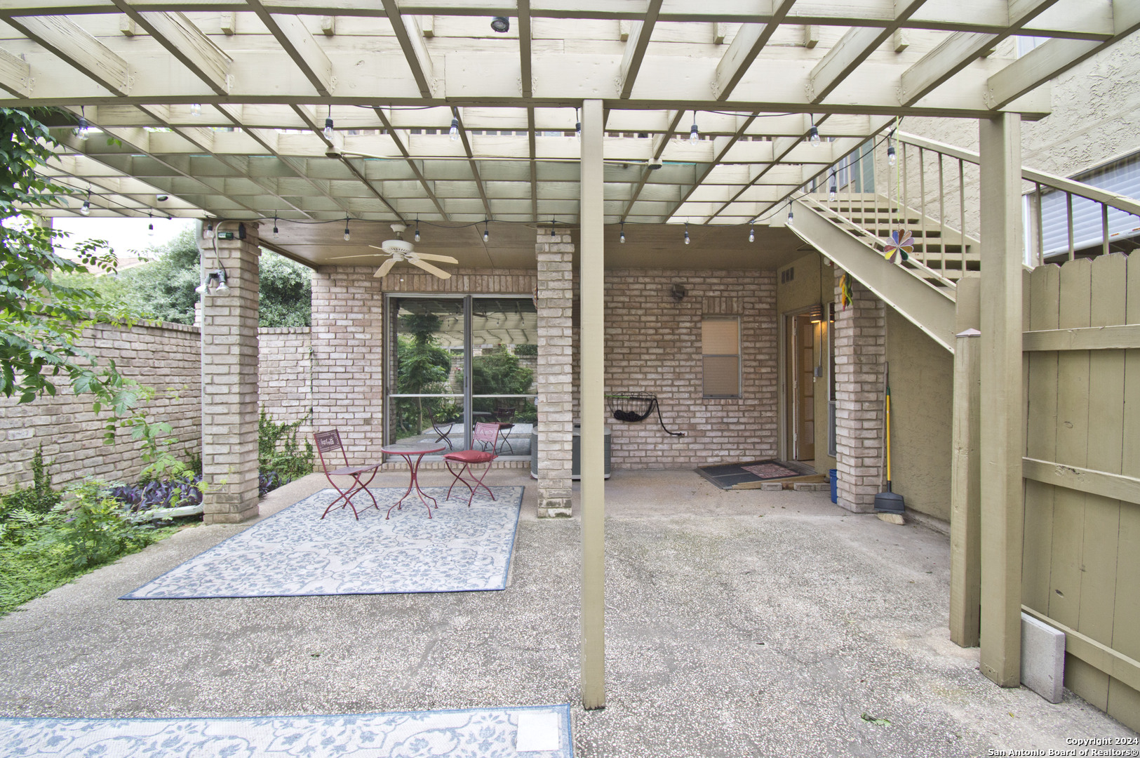 a house view with a outdoor space