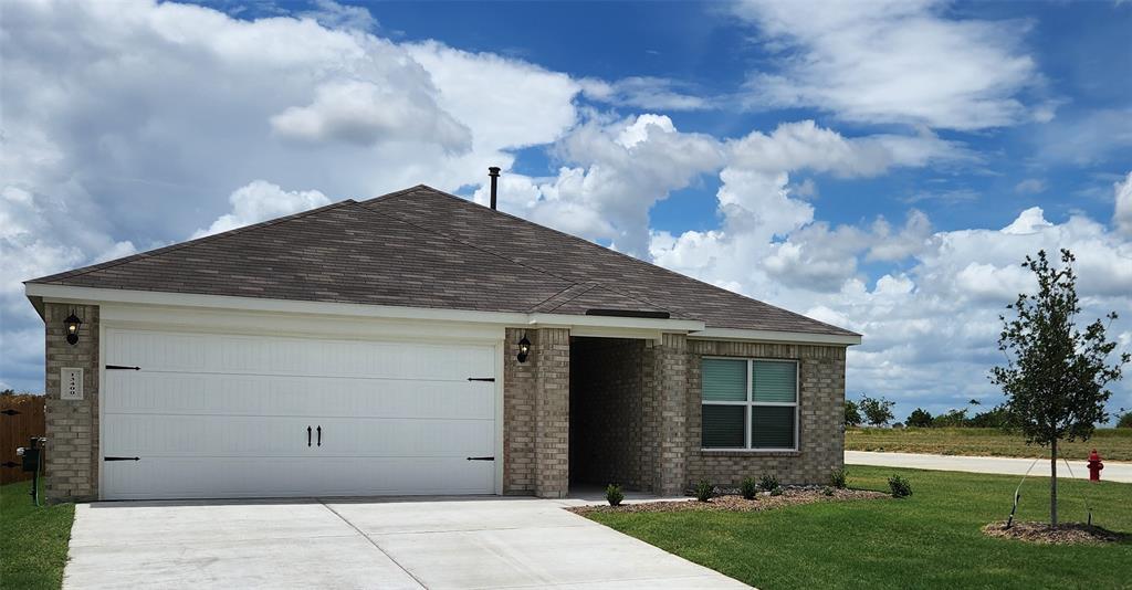 front view of house with a yard