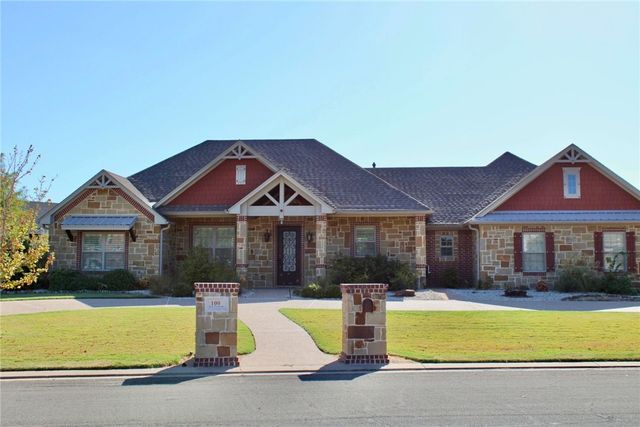 $575,000 | 100 Deer Creek Drive | North Lake Waco