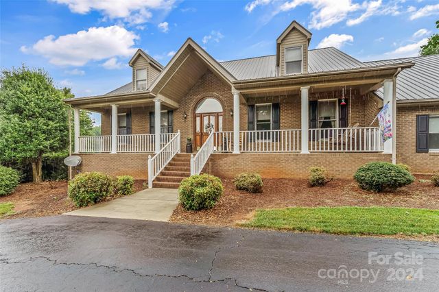 $849,900 | 2818 Wilkesboro Highway | Concord Township - Iredell County