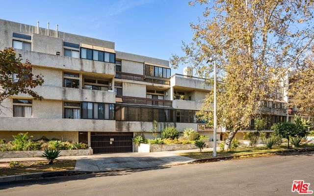 $520,000 | 729 South Hobart Boulevard, Unit 28 | Mid-Wilshire