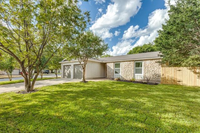 $399,900 | 8000 Boggy Ridge Drive | Dittmar-Slaughter