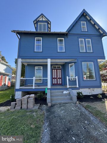 $629,900 | 1641 Main Street