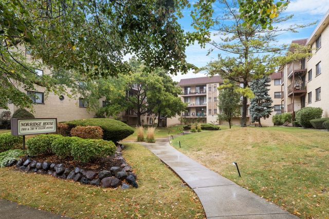 $275,000 | 7100 Cullom Avenue, Unit 318 | Norridge