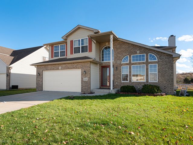 $379,900 | 2816 Clearview Drive | Joliet