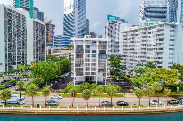 $568,500 | 1440 Brickell Bay Drive, Unit 307 | Brickell Shores