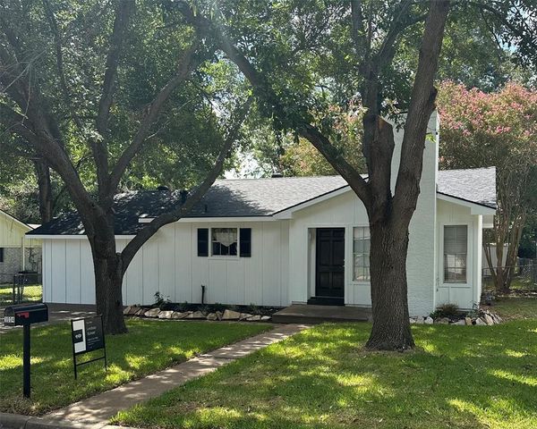 $299,000 | 1004 Rhames Avenue | Brenham