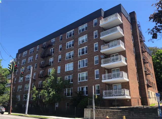 $199,500 | 250 North Broadway, Unit 3D | St. Josephs