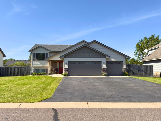 $350,000 | 7958 384th Trail | North Branch