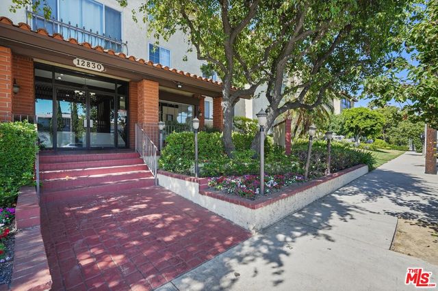 $3,000 | 12830 Burbank Boulevard, Unit 212 | Valley Village