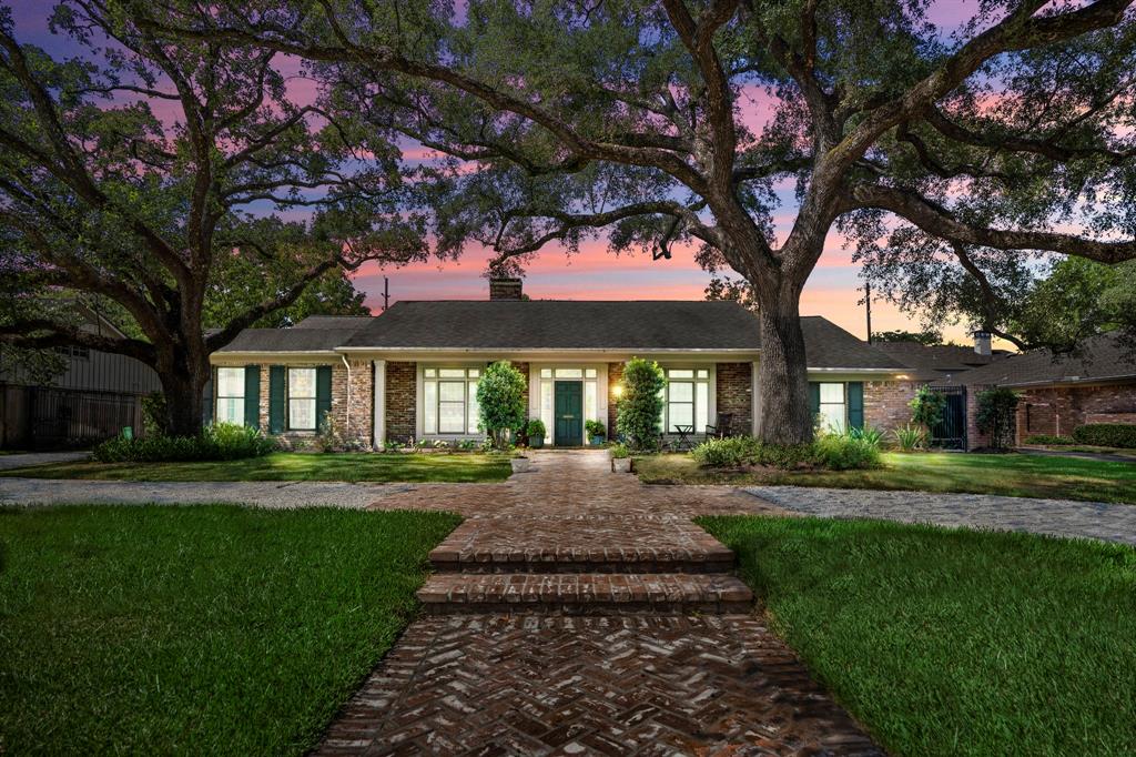 Taj Mahal Quartzite: Tour of East Texas Home 