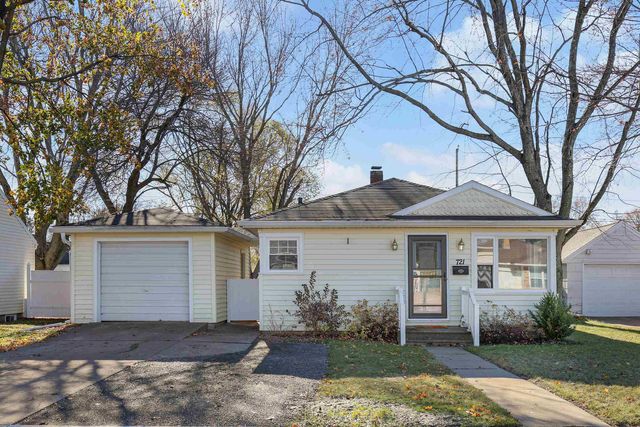 $199,900 | 721 Eau Claire Boulevard | Southeast Side