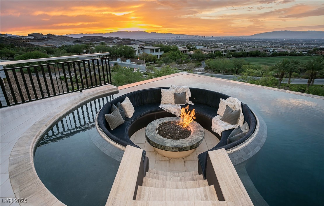 Floating Fire Pit - 1228 Stellar Rim