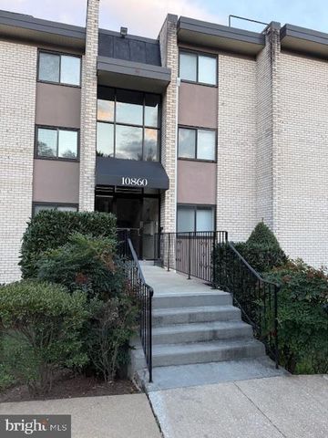 $375,000 | 10860-10864 Bucknell Drive, Unit 301 | Wheaton